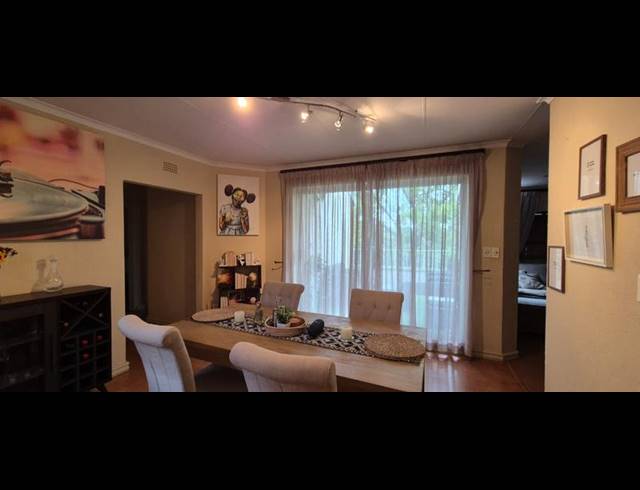 2 BEDROOM APARTMENT FOR SALE IN SANDOWN